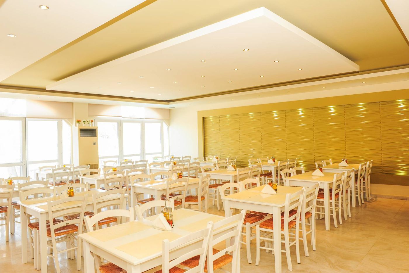 Tropical-Restaurant-54