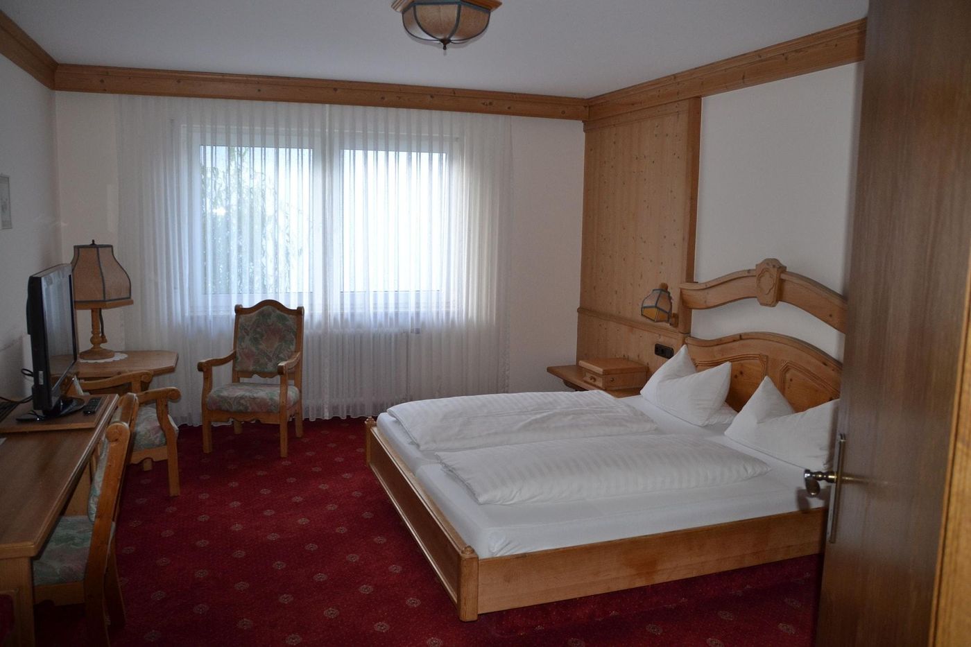 Gasthaus Auerhahn-Germany-BADEN-BADEN -Room-9