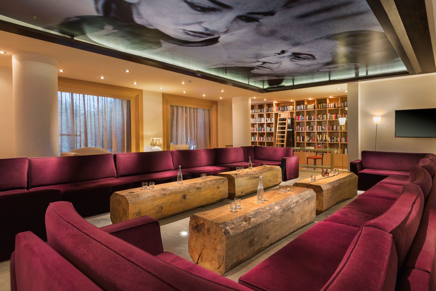 The-Island-Hotel---Adults-Only-Lobby-50