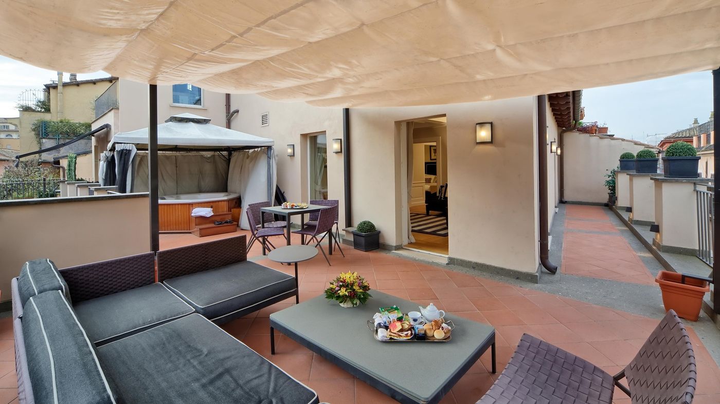 Trevi Palace Luxury Inn