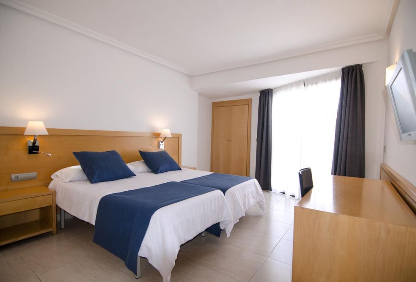 Club-San-Remo-Room-19