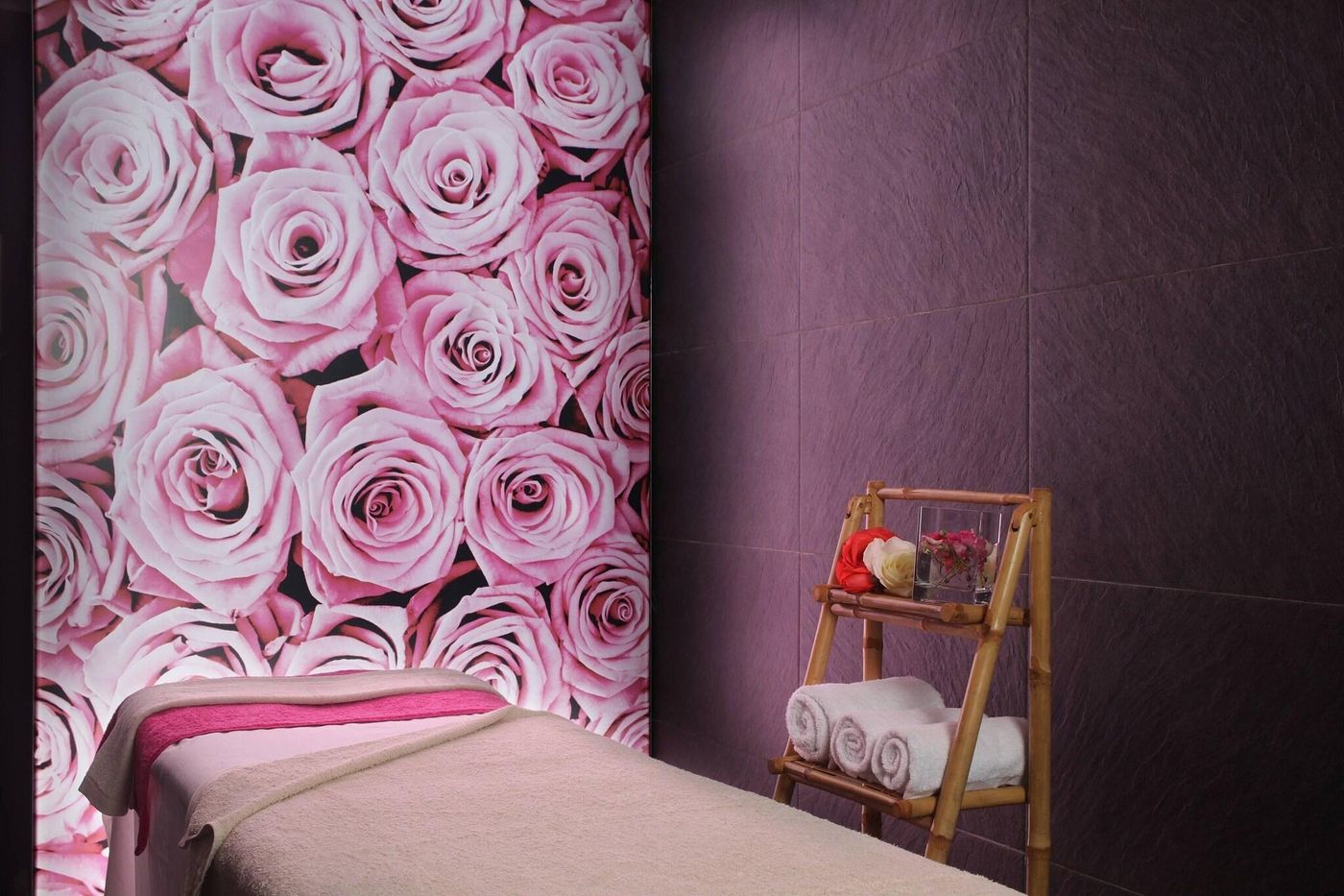 Le-Meridien-Ra-Beach-Hotel---Spa-Sports-and-Entertainment-77