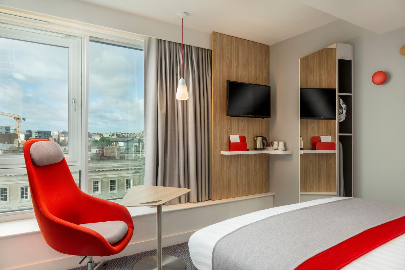 Holiday-Inn-Express-Dublin-City-Centre-Room-9
