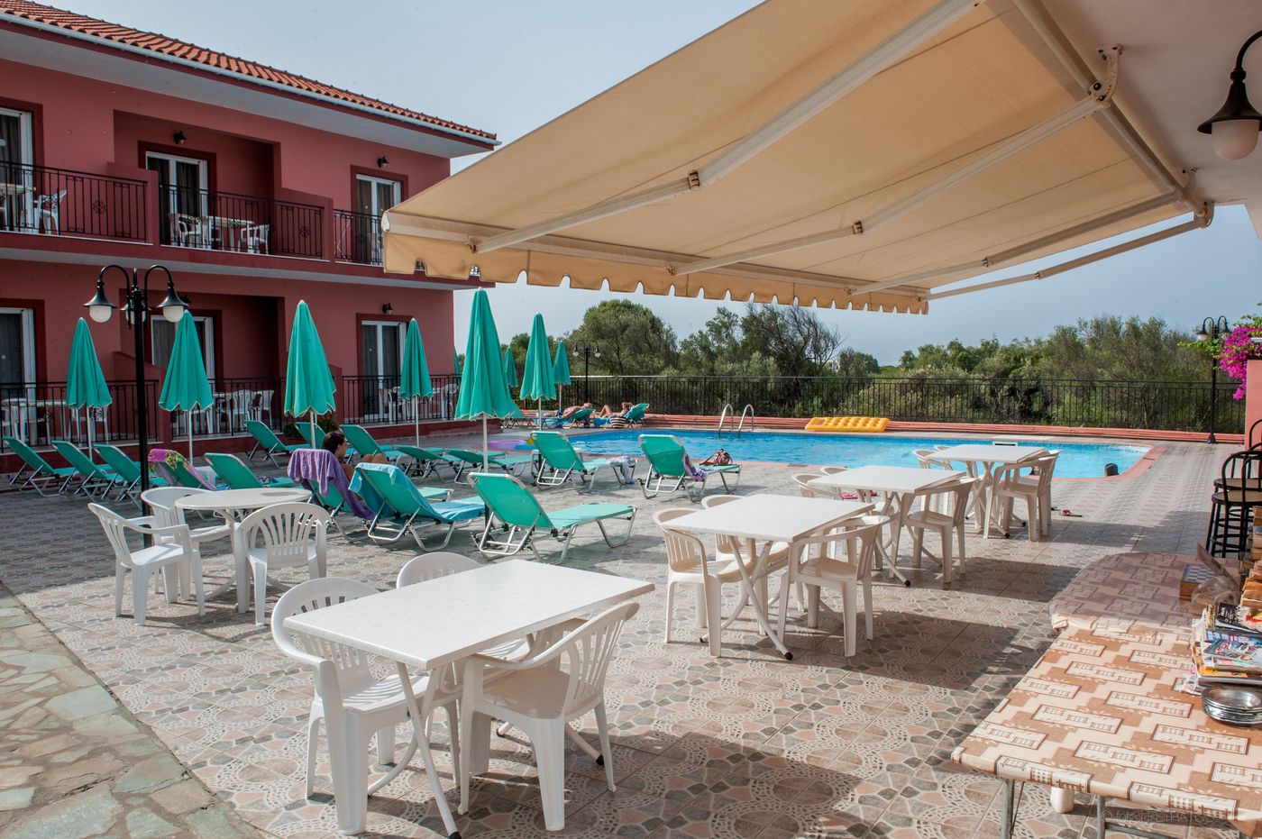 Paradise-Studios-Restaurant-26