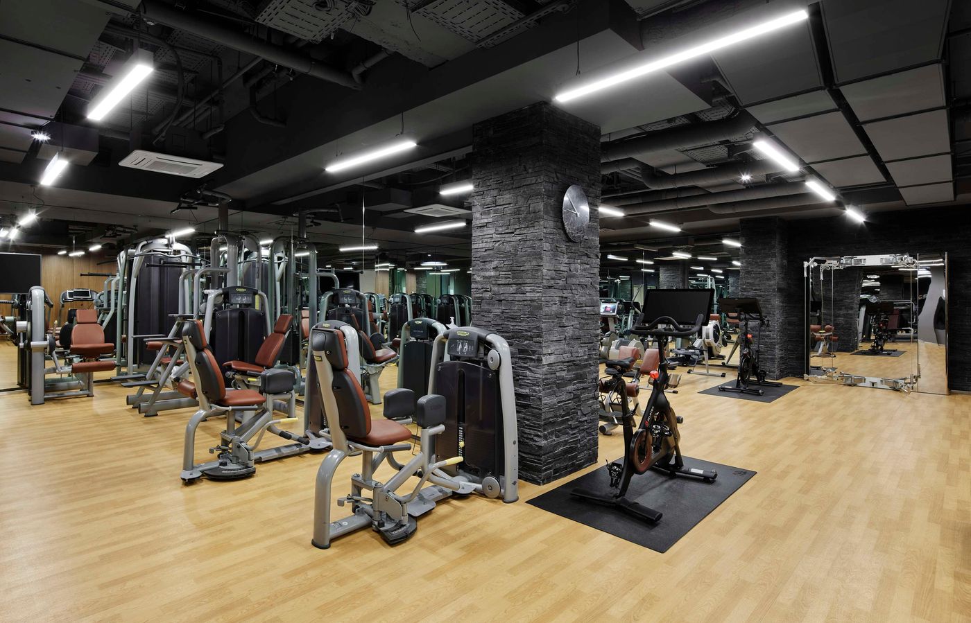 Titanic-Gendarmenmarkt-Berlin-Sports-and-Entertainment-66