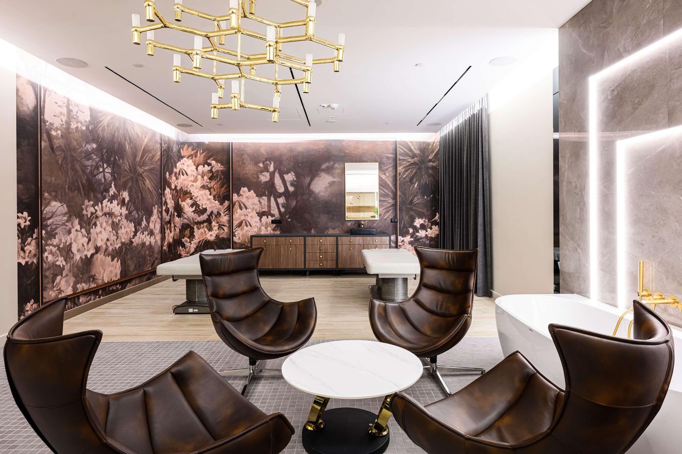 DoubleTree-by-Hilton-Krakow-Hotel---Convention-Cen-General-view-18