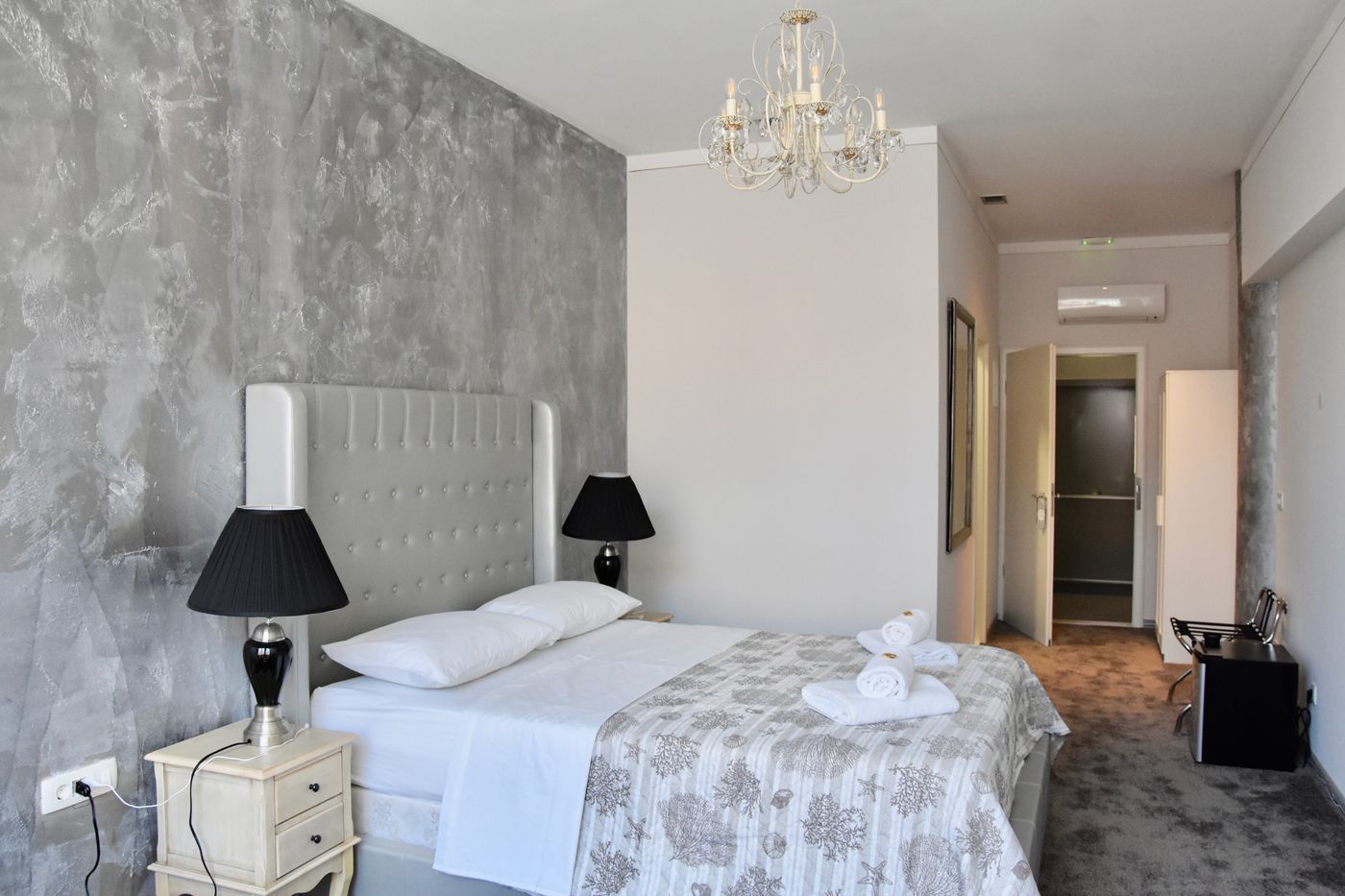 Prima-Luce-Downtown-Room-20