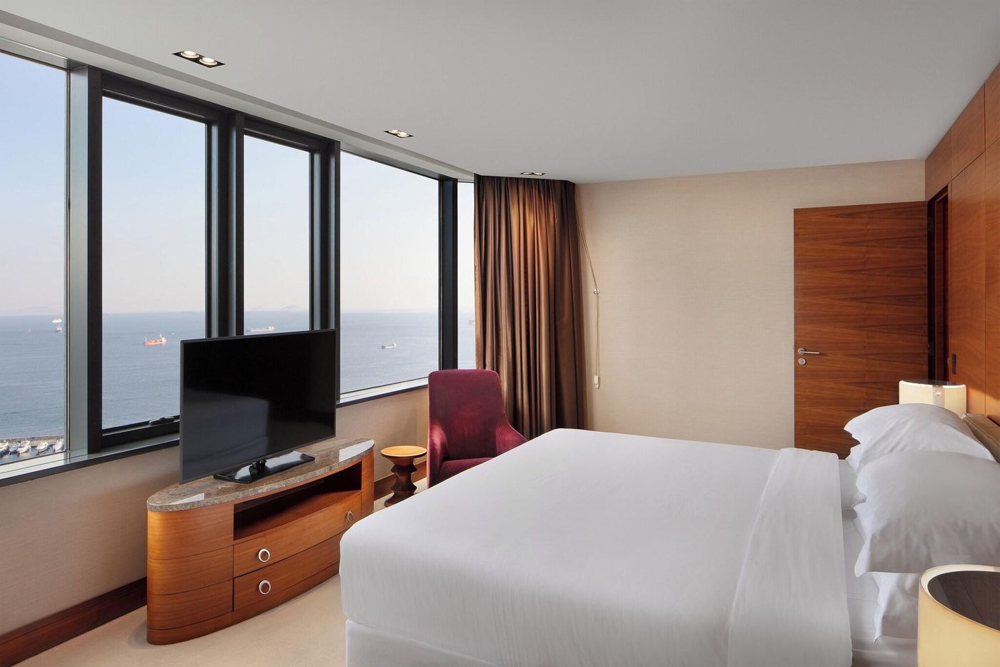 Sheraton-Hotel-Atakoy-Room-36