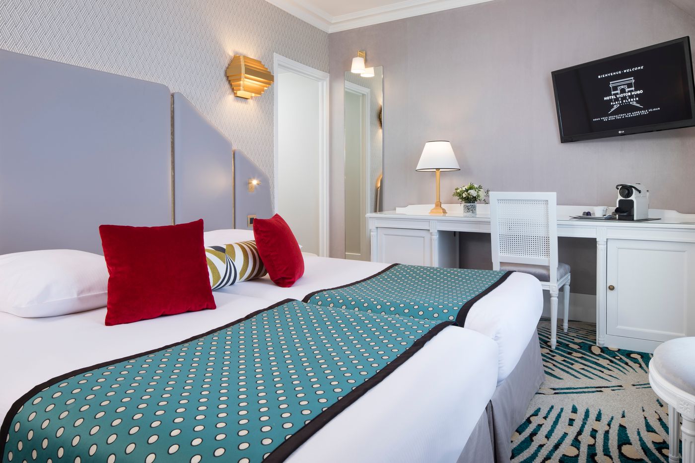 Hotel-Victor-Hugo-Paris-Kleber-Room-9