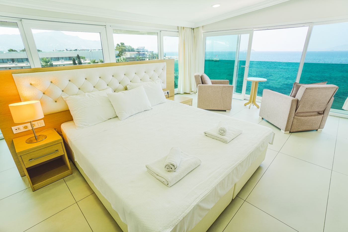 Dragut-Point-North-Hotel-Room-14