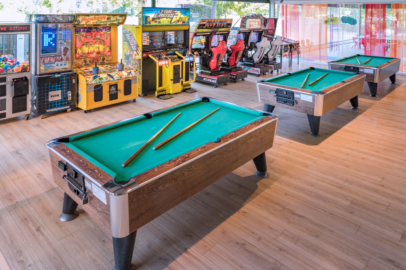 4R-Gran-Regina-Hotel-Sports-and-Entertainment-44