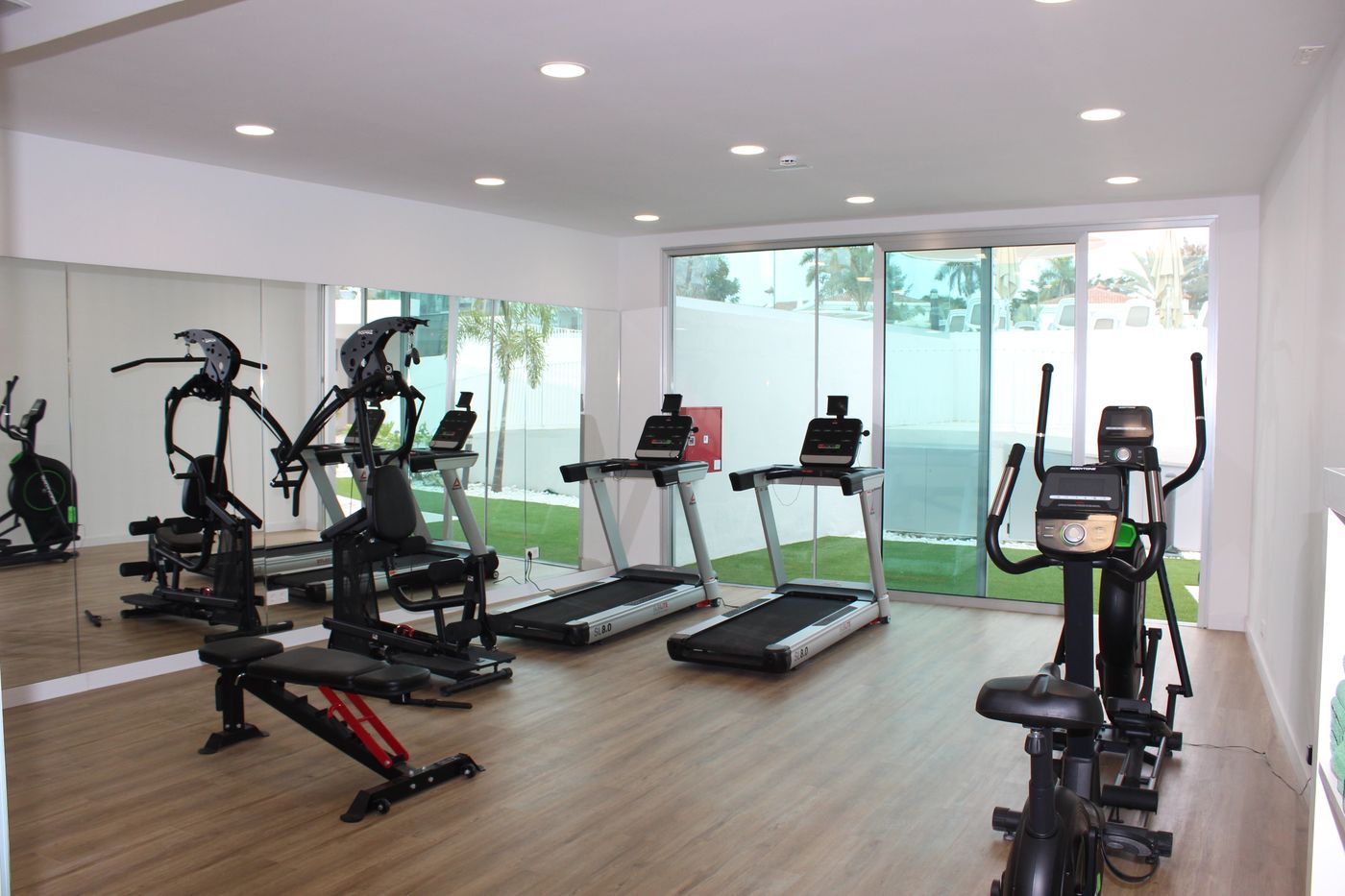 Hotel-LIVVO-Dunagolf-Suites-Sports-and-Entertainment-61