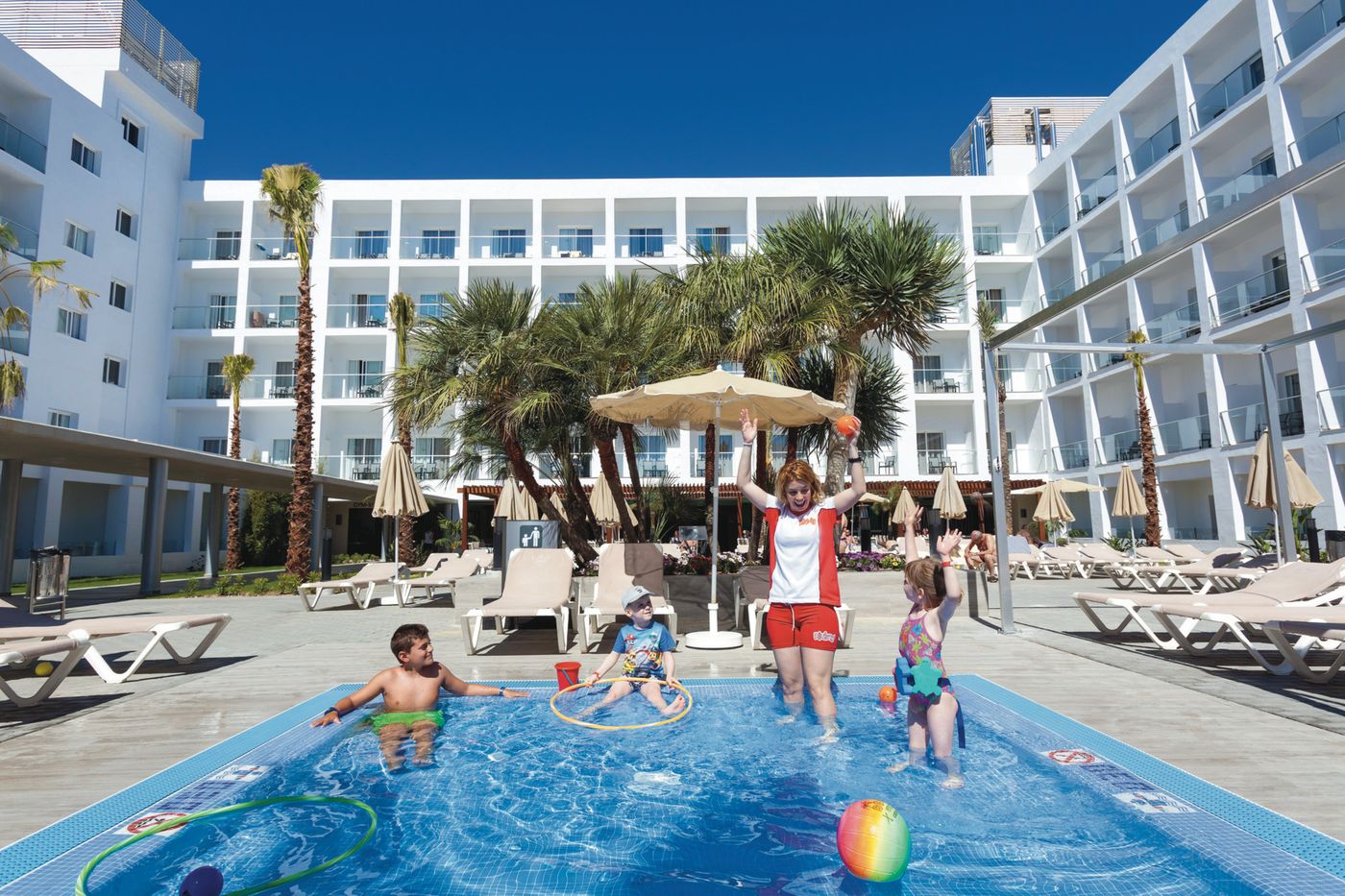 ClubHotel-Riu-Costa-del-Sol---All-Inclusive-Pool-4