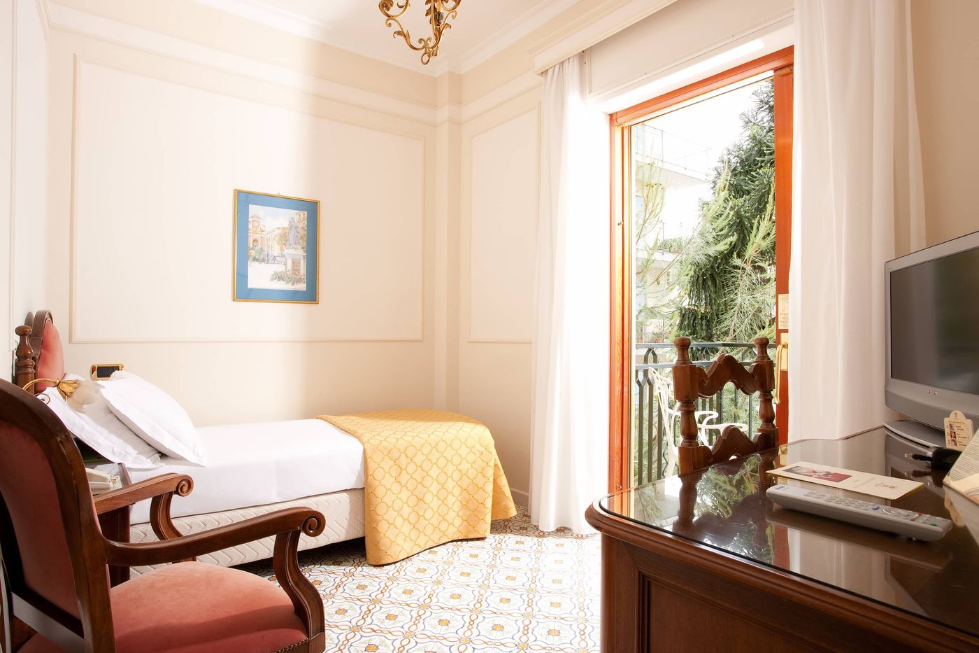 Grand-Hotel-de-la-Ville-Room-33