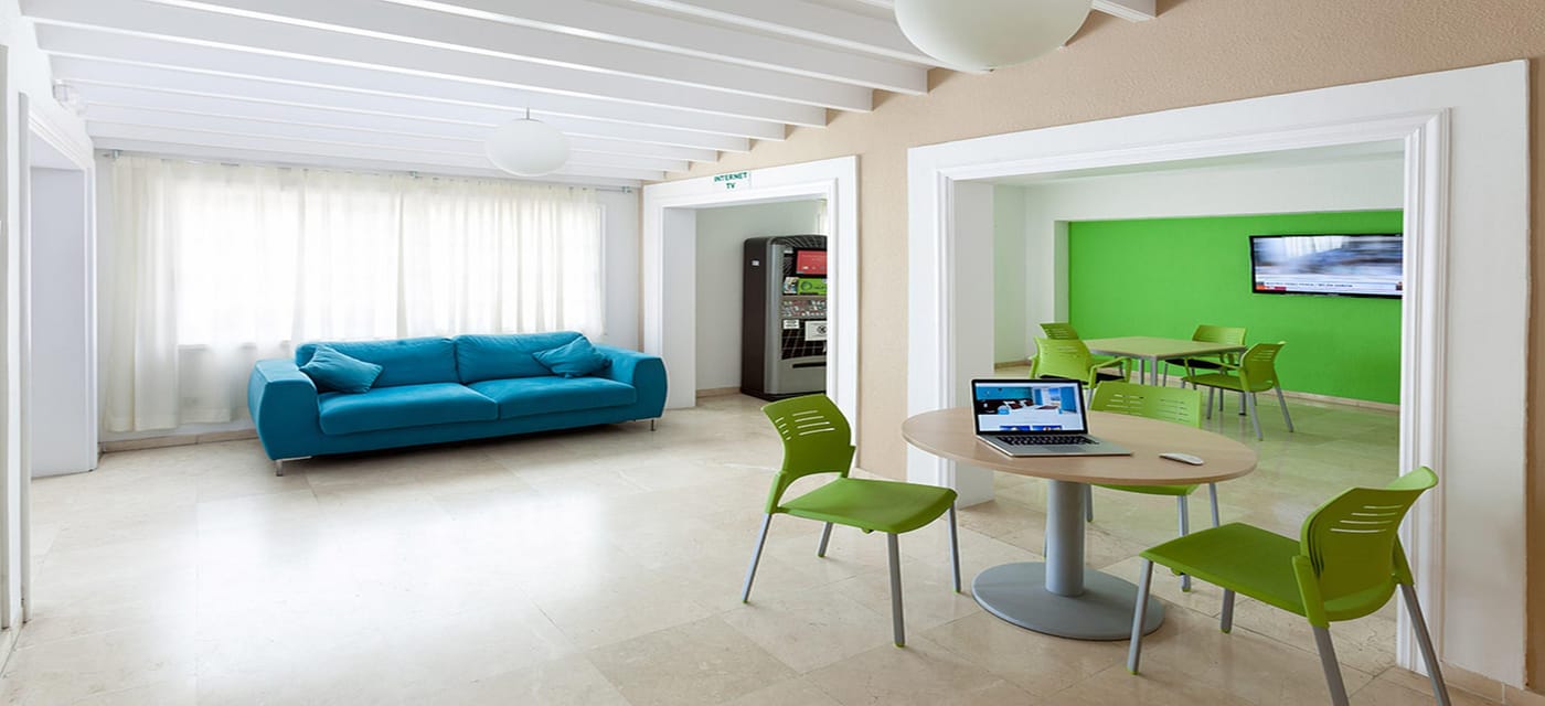 Los-Dragos-Del-Norte-Lobby-21