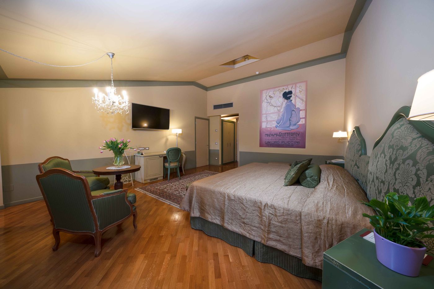 San-Luca-Palace-Room-17