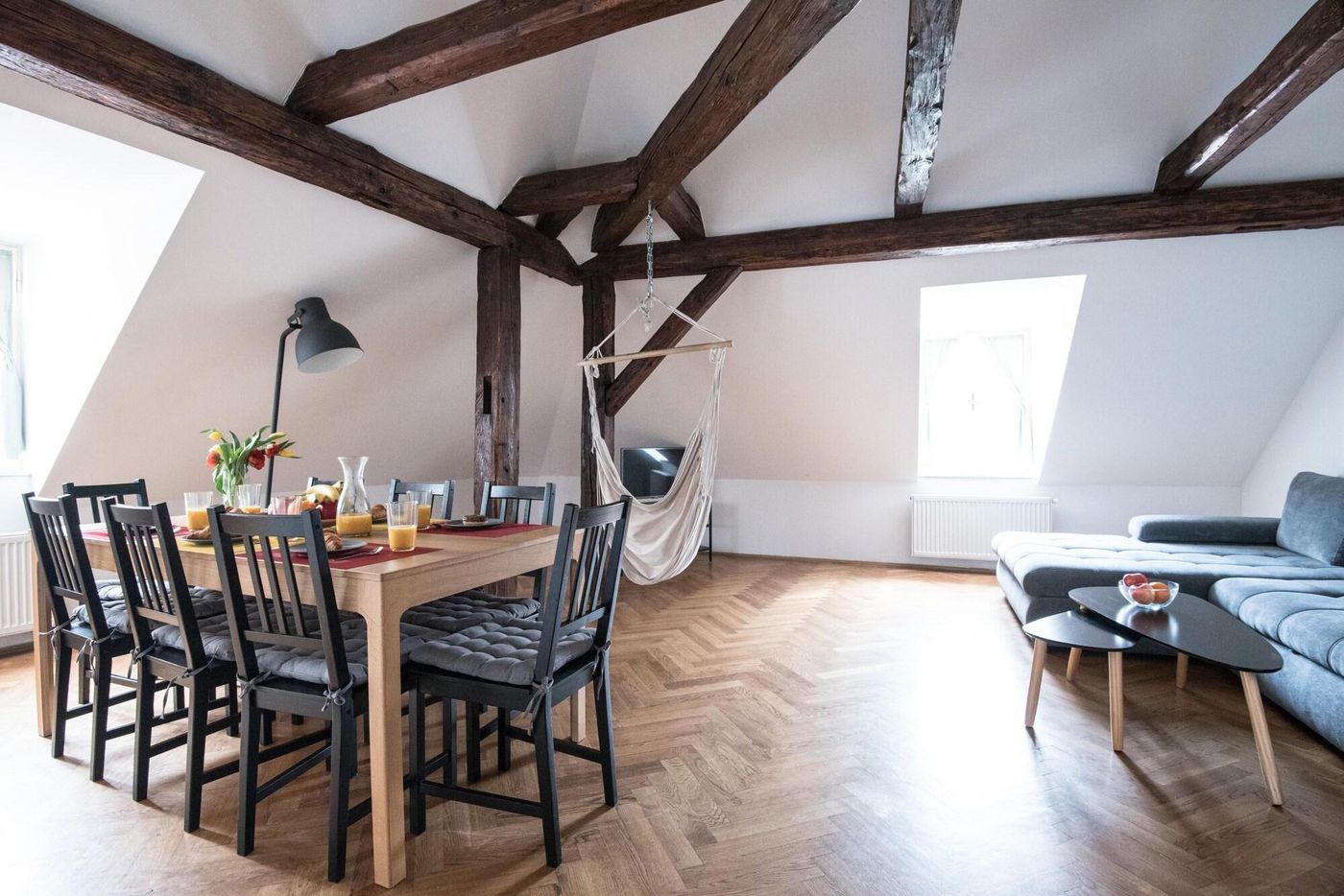 Boutique-Apartments-White-Swan-Room-12