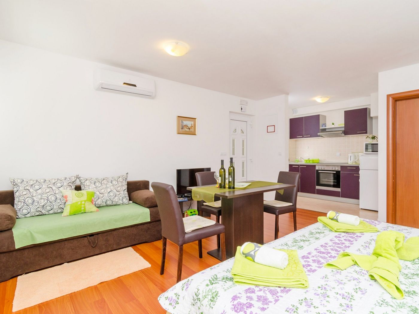 Apartments-Mira-Room-10