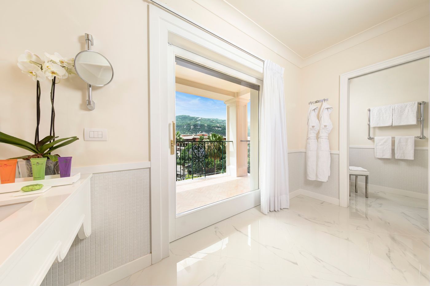 Grand-Hotel-Royal-Room-47