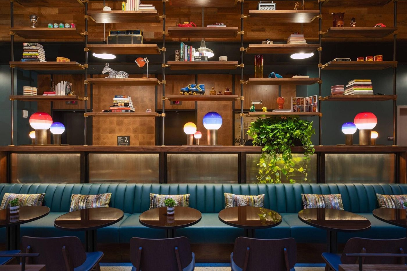 Moxy-NYC-Downtown-Restaurant-15