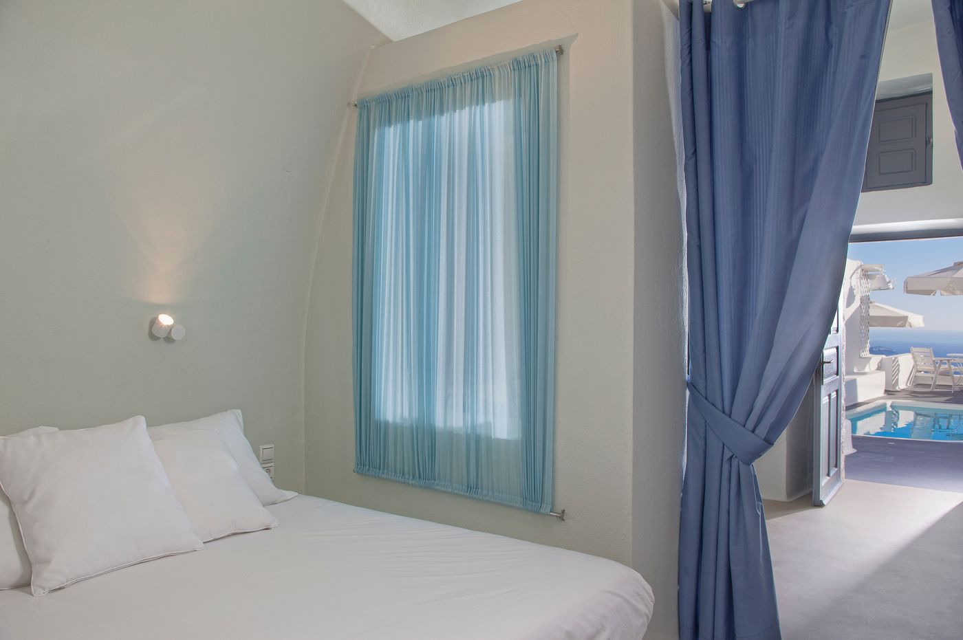 On-The-Rocks-Hotel-Room-30