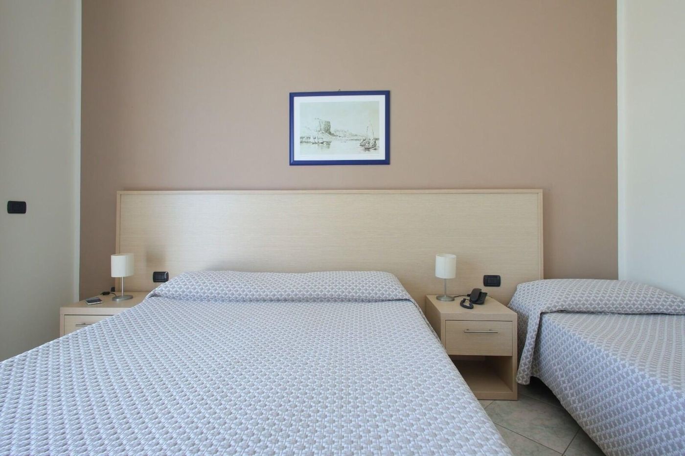 Hotel-Tourist-Room-37