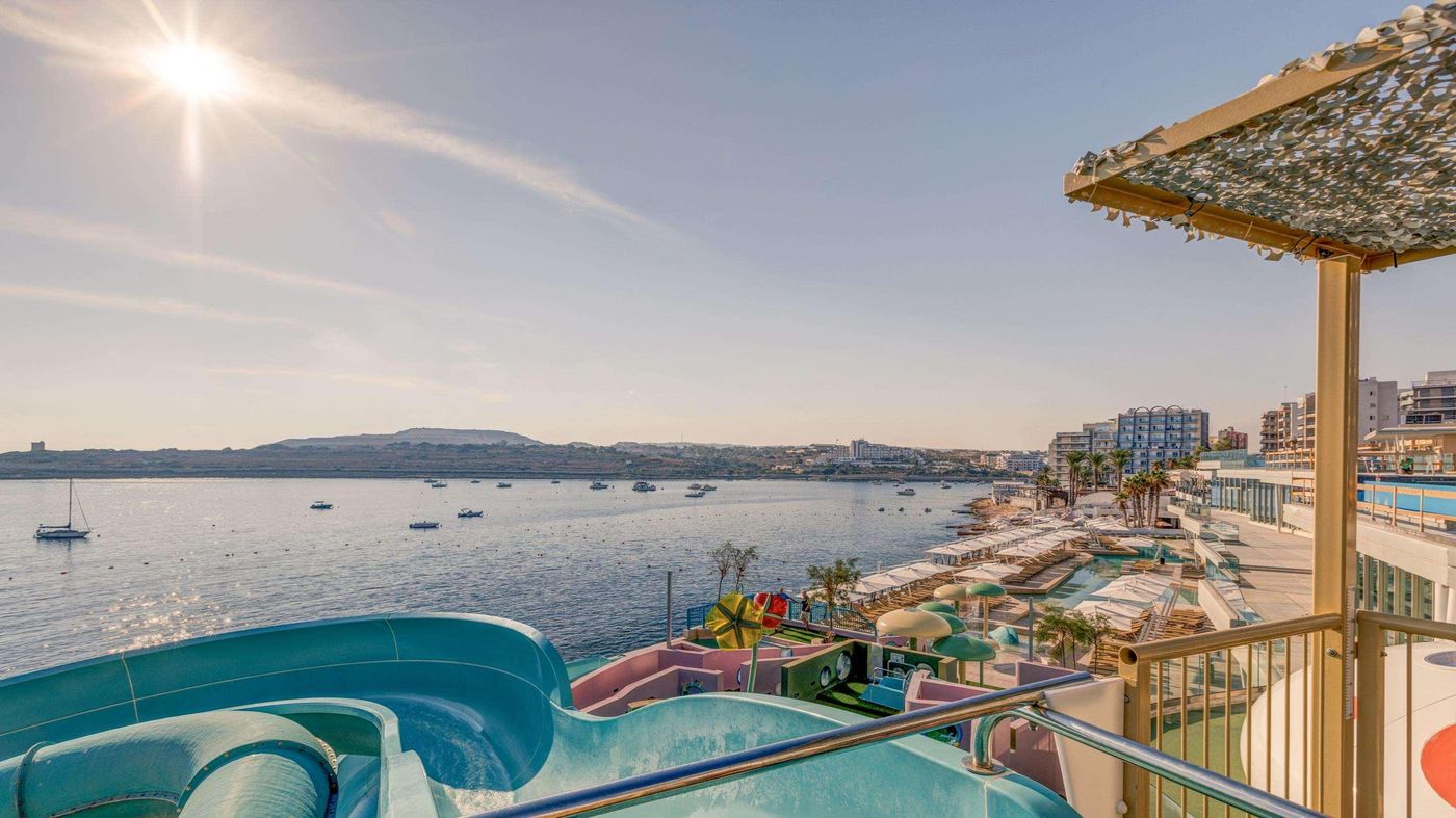 AX-ODYCY-Sports-and-Entertainment-2