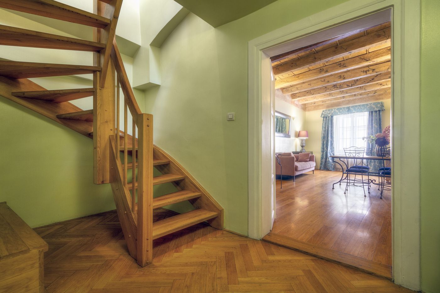 Black-Star-Suites-Room-3