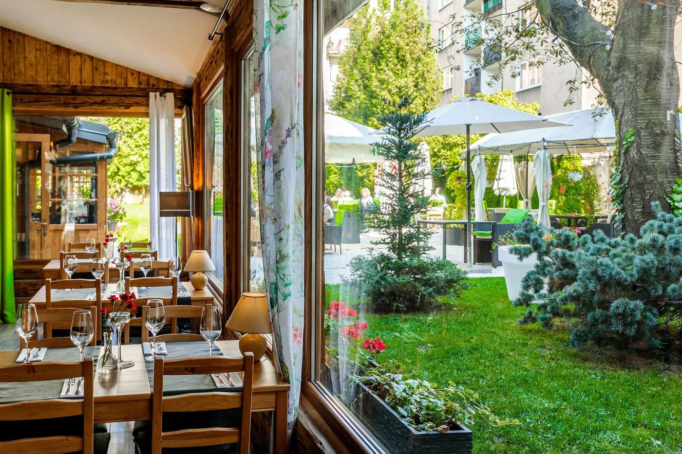 Art---Garden-Residence-Restaurant-51