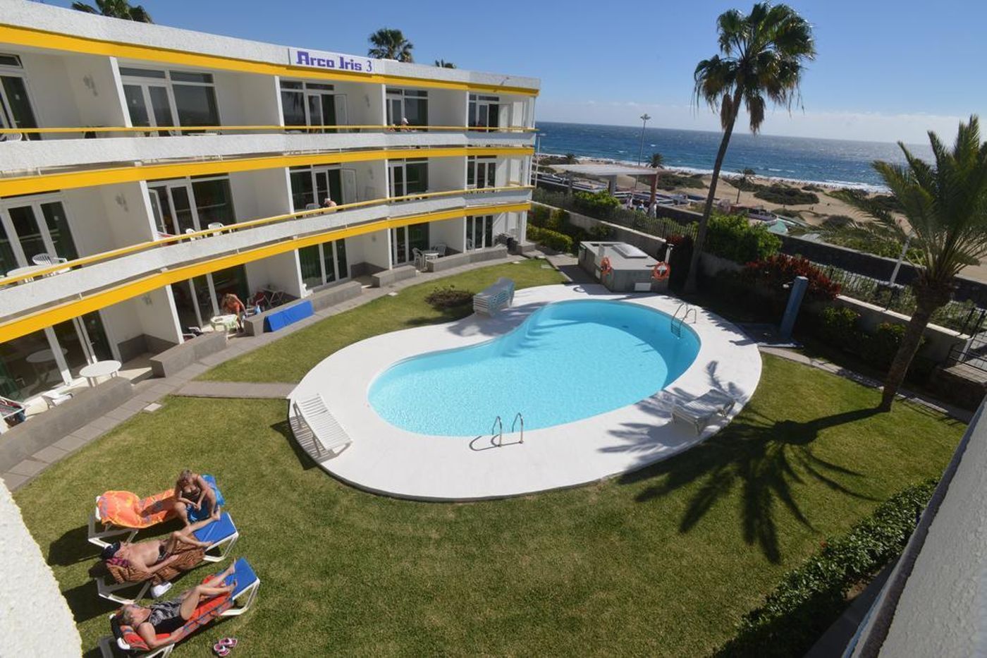 Arco-Iris-Apartments-Pool-2