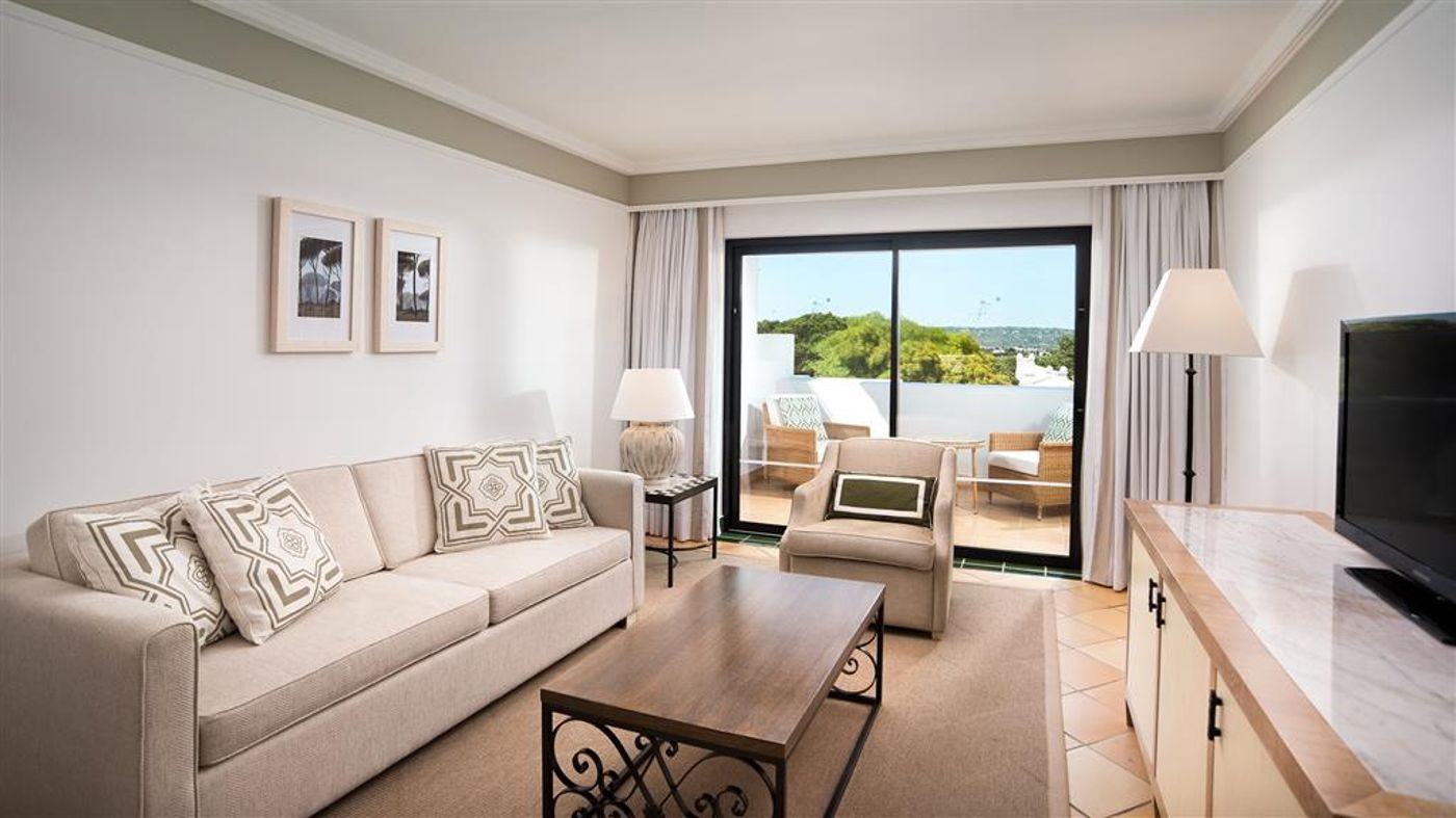 Pine-Cliffs-Hotel--a-Luxury-Collection-Resort-Room-36