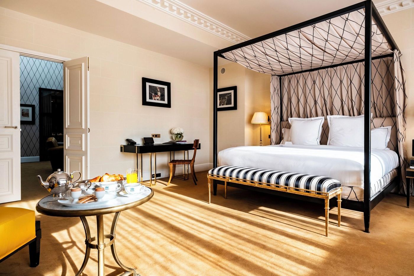 Hotel-de-Berri-Champs-Elysees--a-Luxury-Collection-Hotel--Paris-Room-32