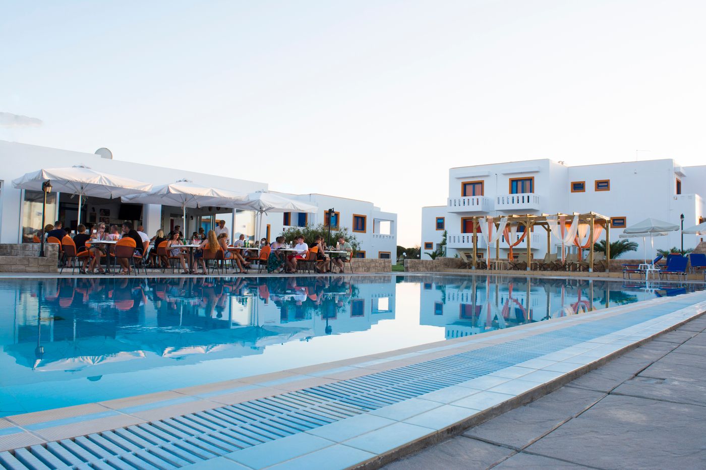 Bouradanis-Restaurant-2