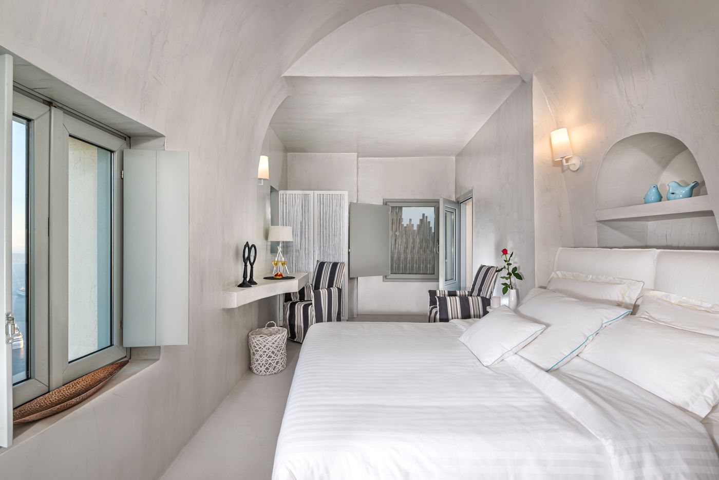 Mythical-Blue-Luxury-Suites-Room-13