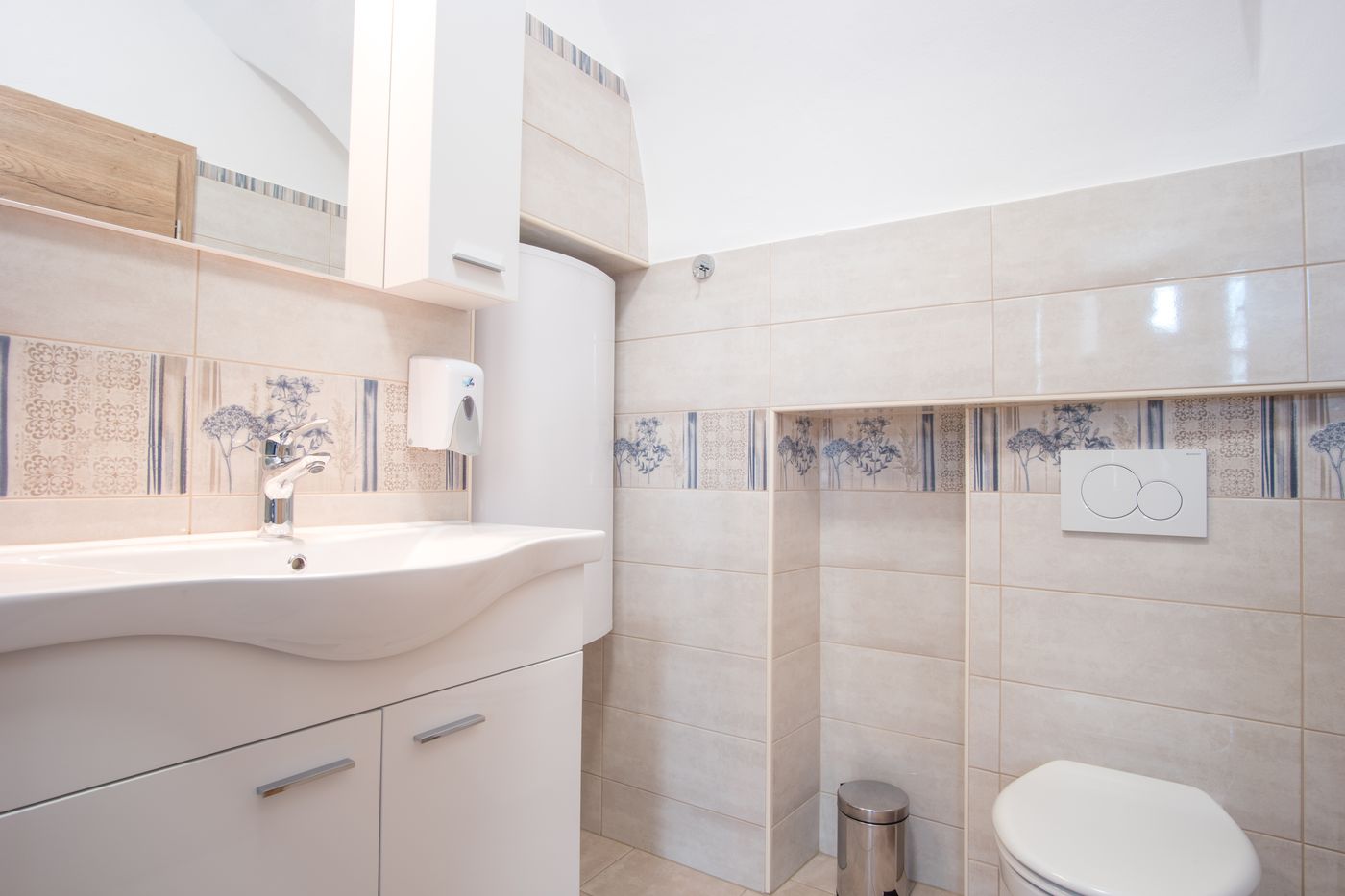 Vila Radolca apartments & rooms-Slovenia-Radovljica-Room-4