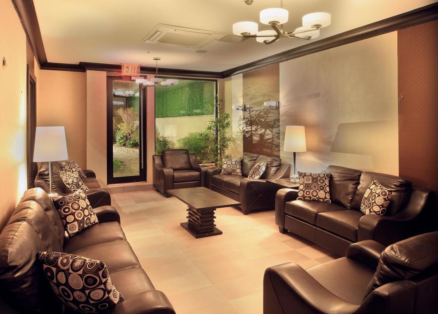 Condor-Hotel-by-Luxurban-Lobby-5