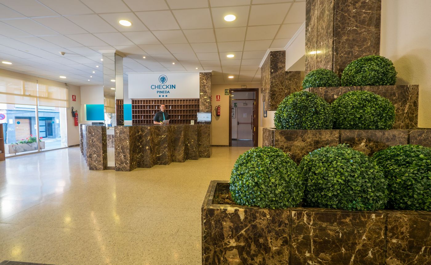 Hotel Checkin Pineda
