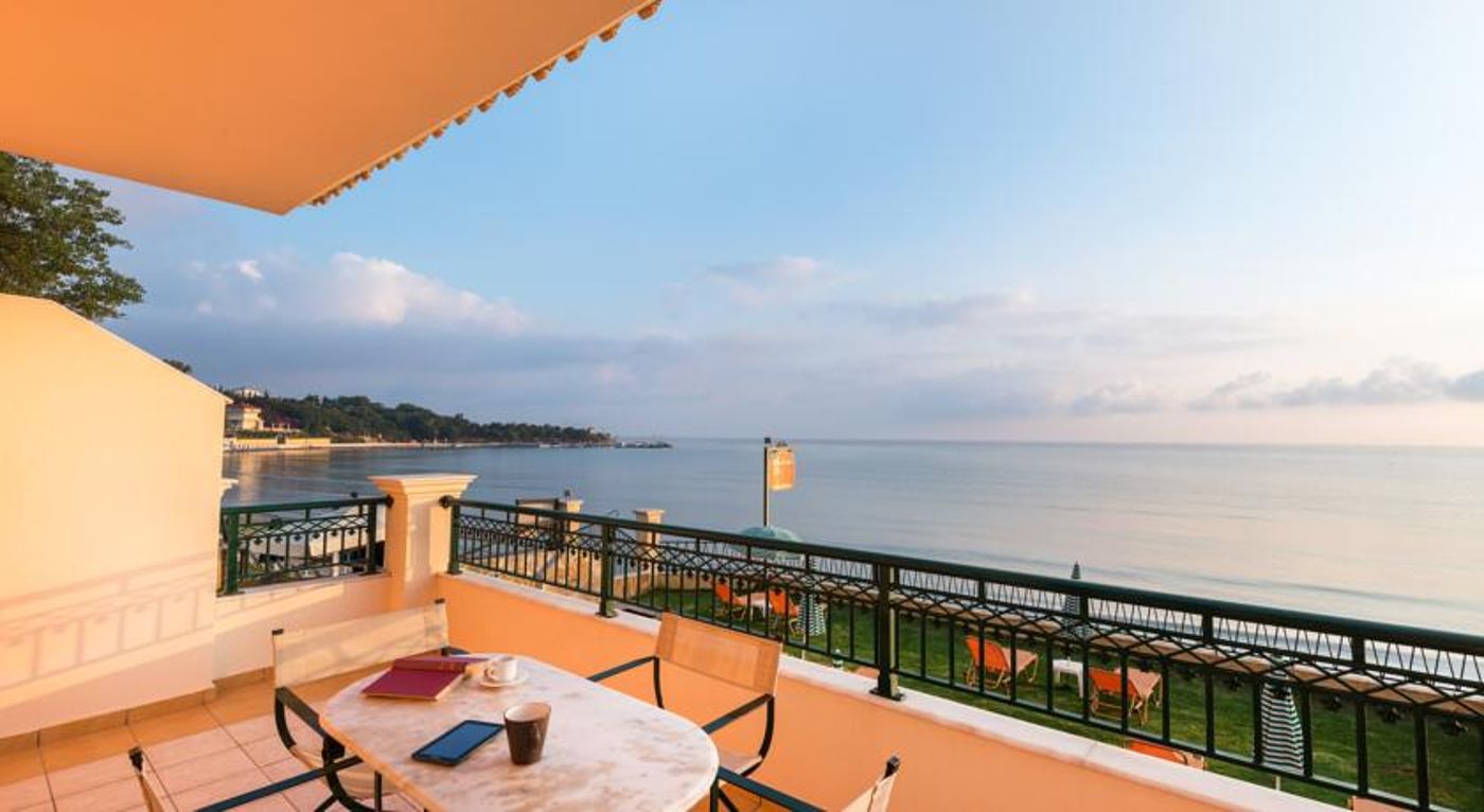 Andreolas Luxury Suites