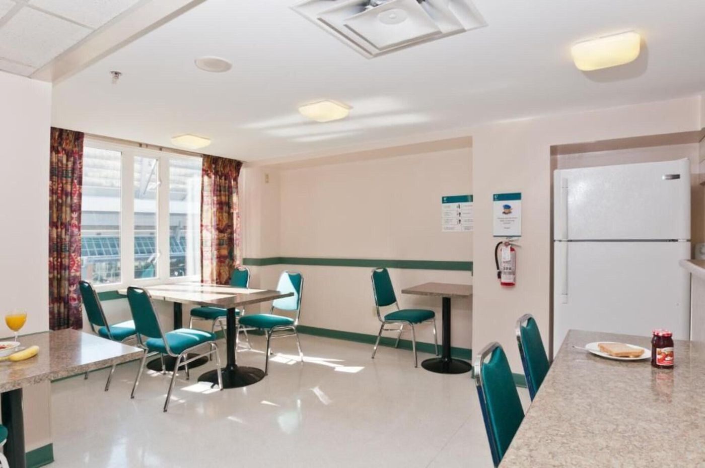 YWCA-Hotel-Vancouver-Restaurant-30