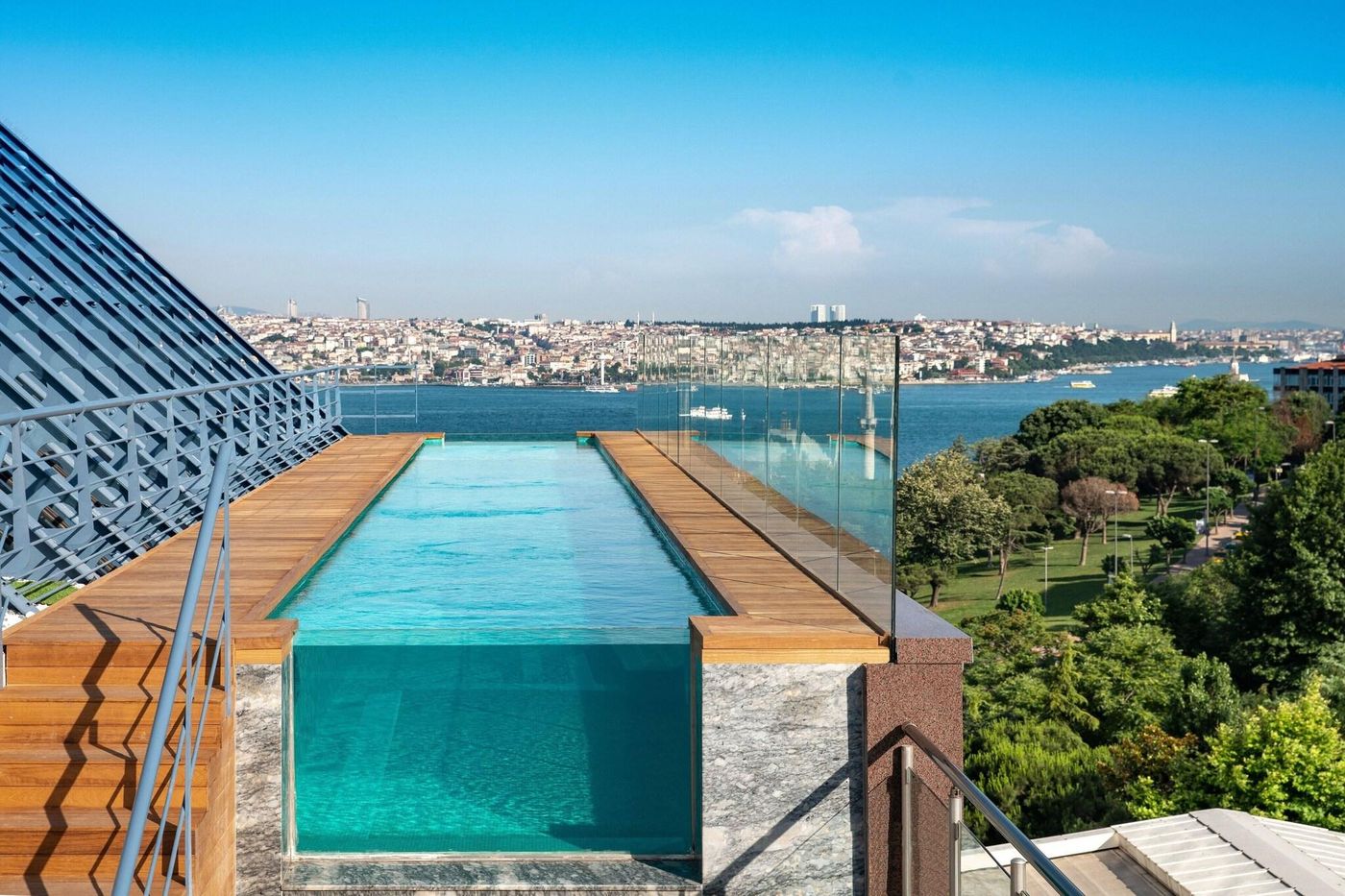 The-Ritz-Carlton-Istanbul-Pool-91
