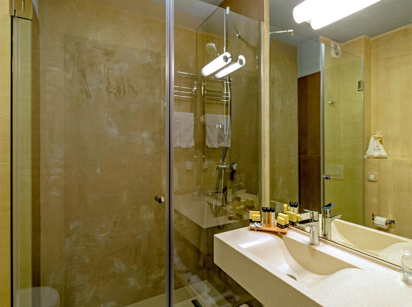 Palmon-Bay-Hotel---Spa-Room-27