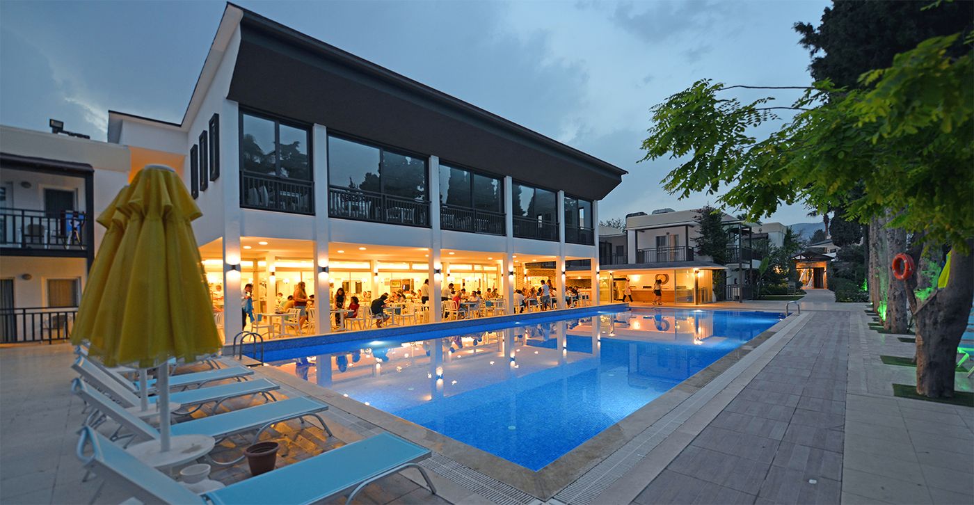 Bitez-Garden-Life-Pool-9