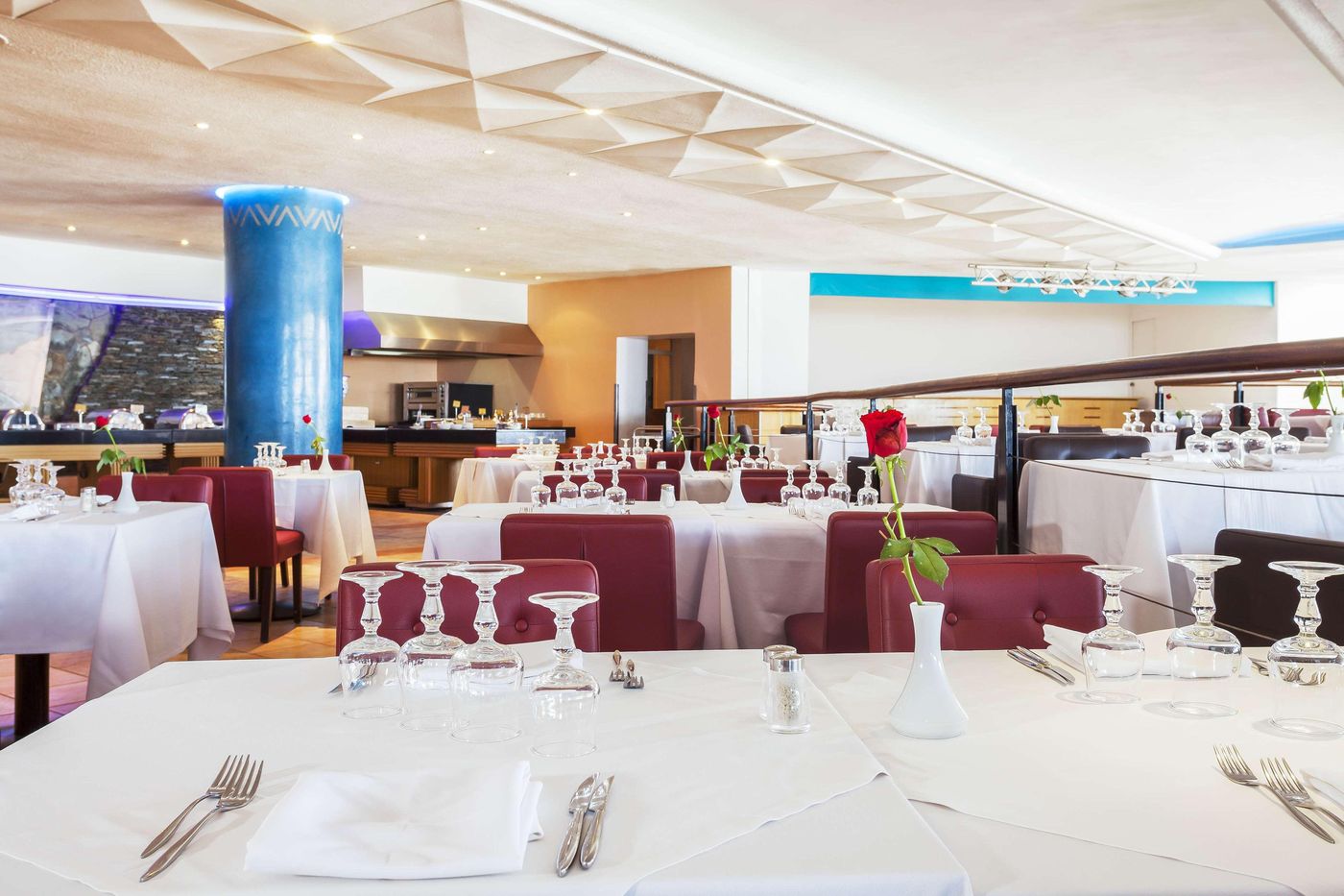 Atlas-Amadil-Beach-Aqua-Sun-Room-48