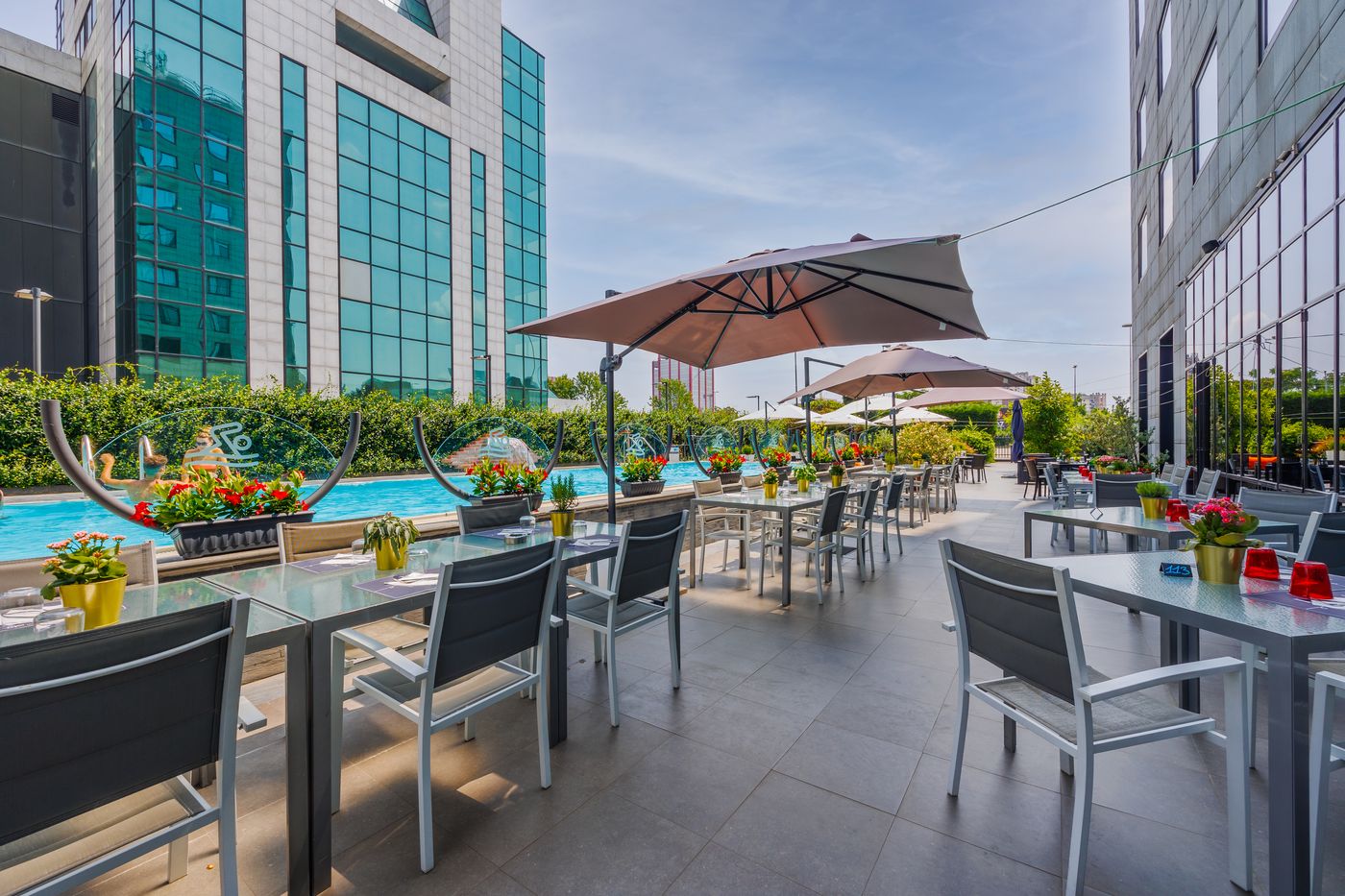 iH-Hotels-Milano-Lorenteggio-Pool-24