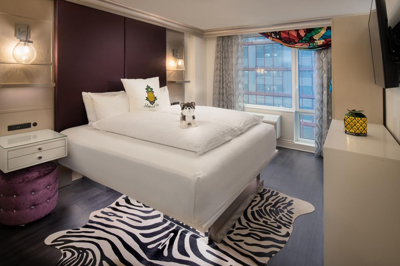 Staypineapple--An-Artful-Hotel--Midtown-New-York-Room-9
