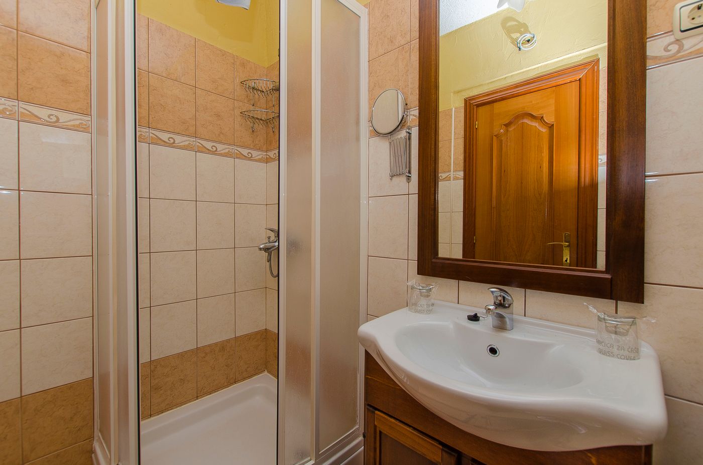 Palace-Derossi-Room-46