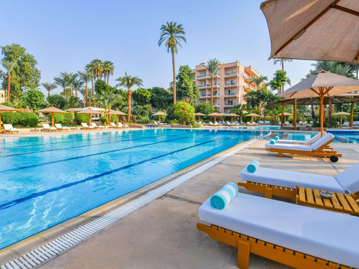 Pavillon-Winter-Luxor-Pool-51