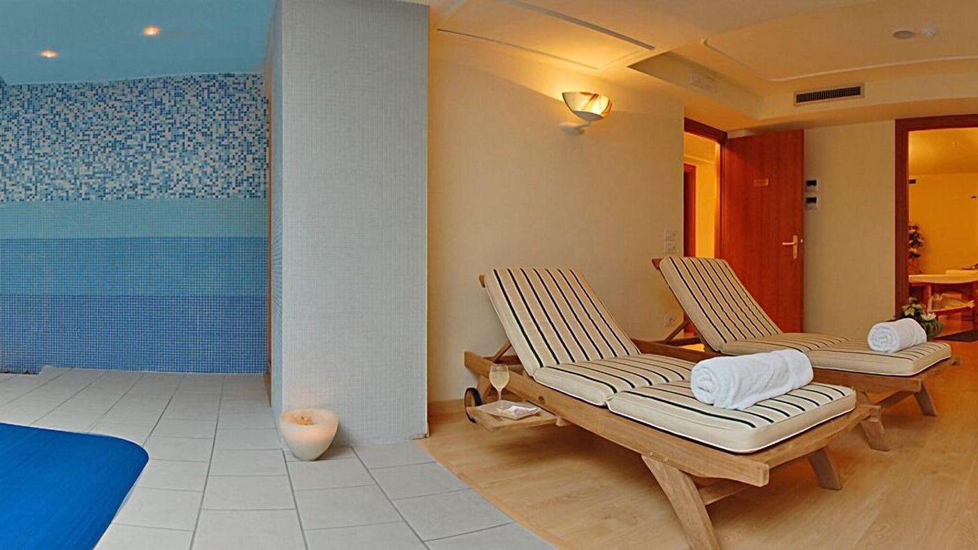 Grand-Hotel-La-Pace-Sports-and-Entertainment-39