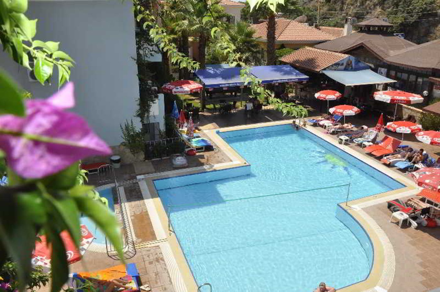 Montebello-Deluxe-Hotel-Bar-5