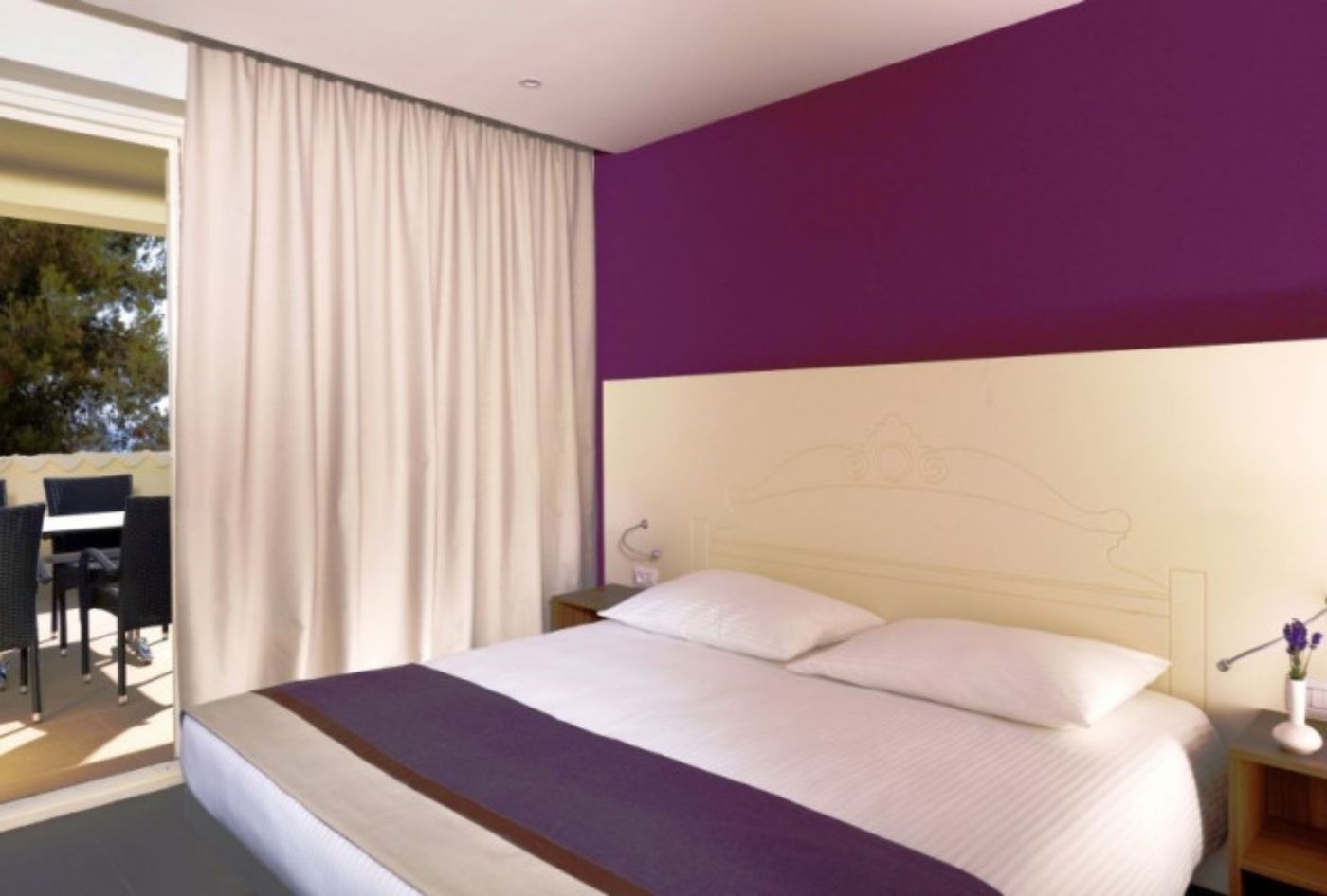 Park-Plaza-Verudela-Resort-Room-37